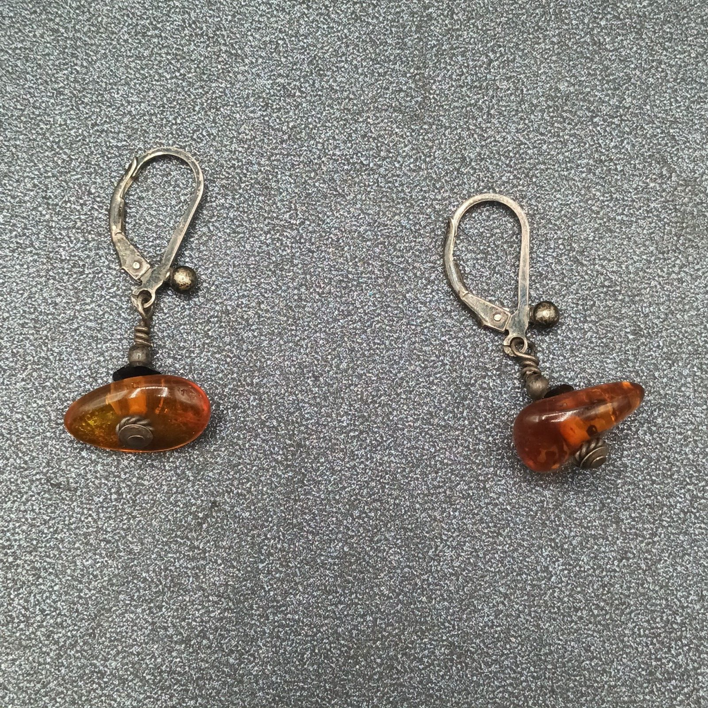 Pierced Earrings Black Metal Amber Beaded Dangle 1/2"