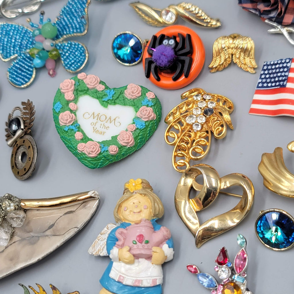 Vtg Brooch Pin Lot of 57 Mixed Types WITH ISSUES! BROKEN Missing stones Craft Lo