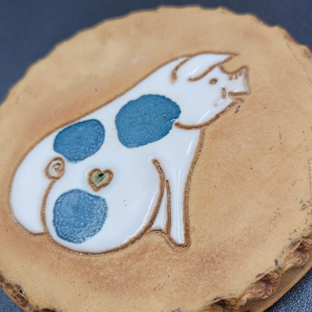 Nan Groves Handmade Pig Pottery Bread Bun Warming Stone Signed