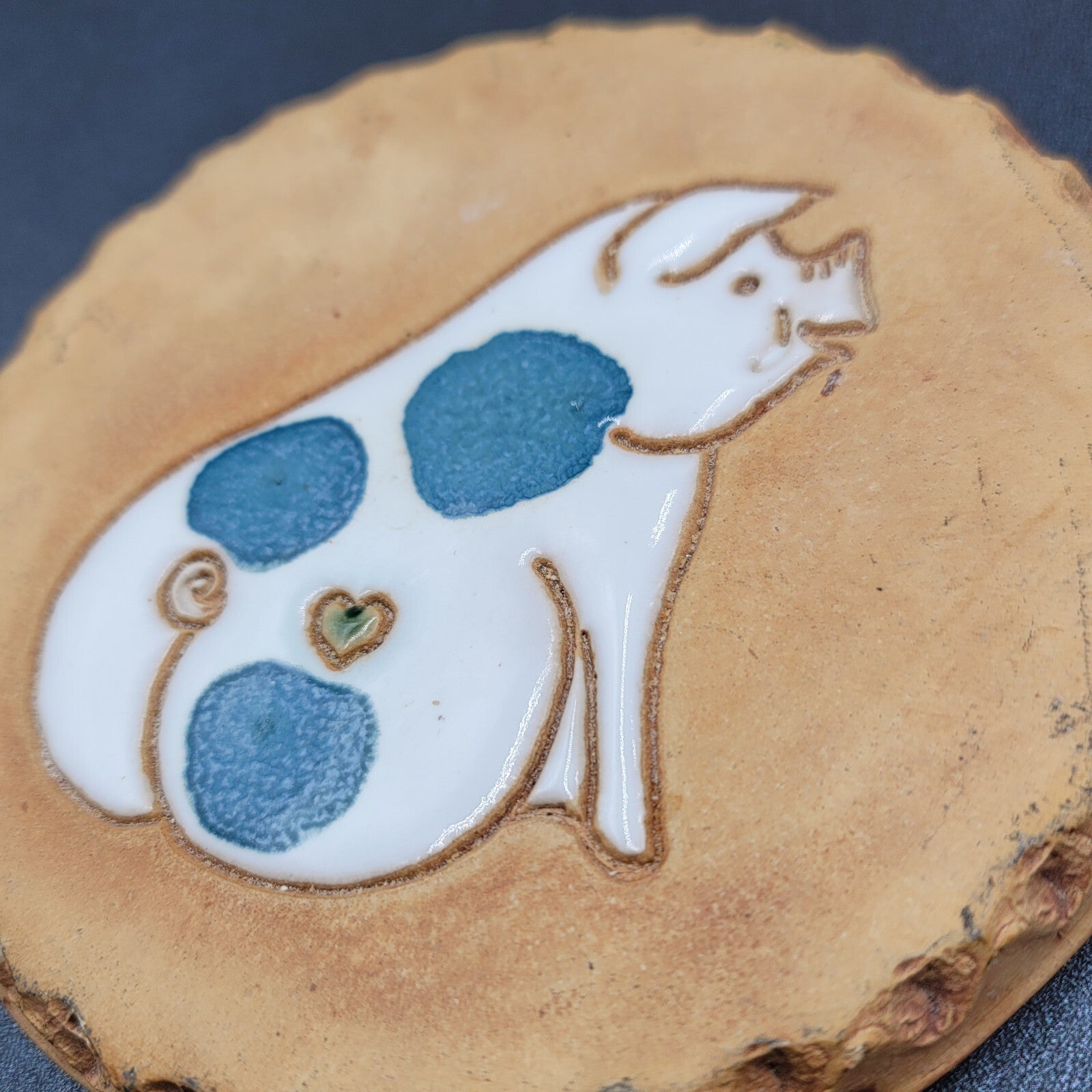 Nan Groves Handmade Pig Pottery Bread Bun Warming Stone Signed