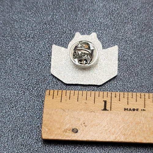 Black Cat Enamel Lapel Hat Pin Dungeons and Dragons Pathfinder Die  1"