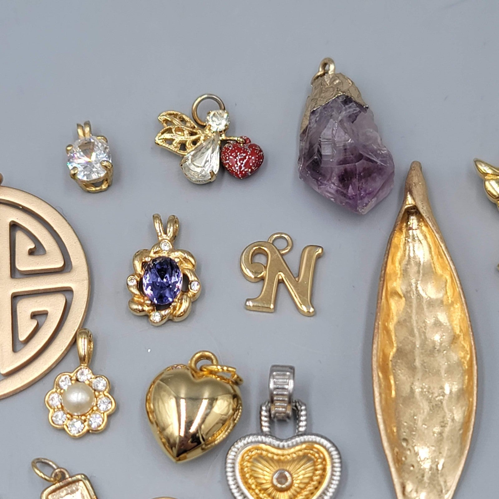 All Modern Pendant Lot of 32 Heart Gold tone