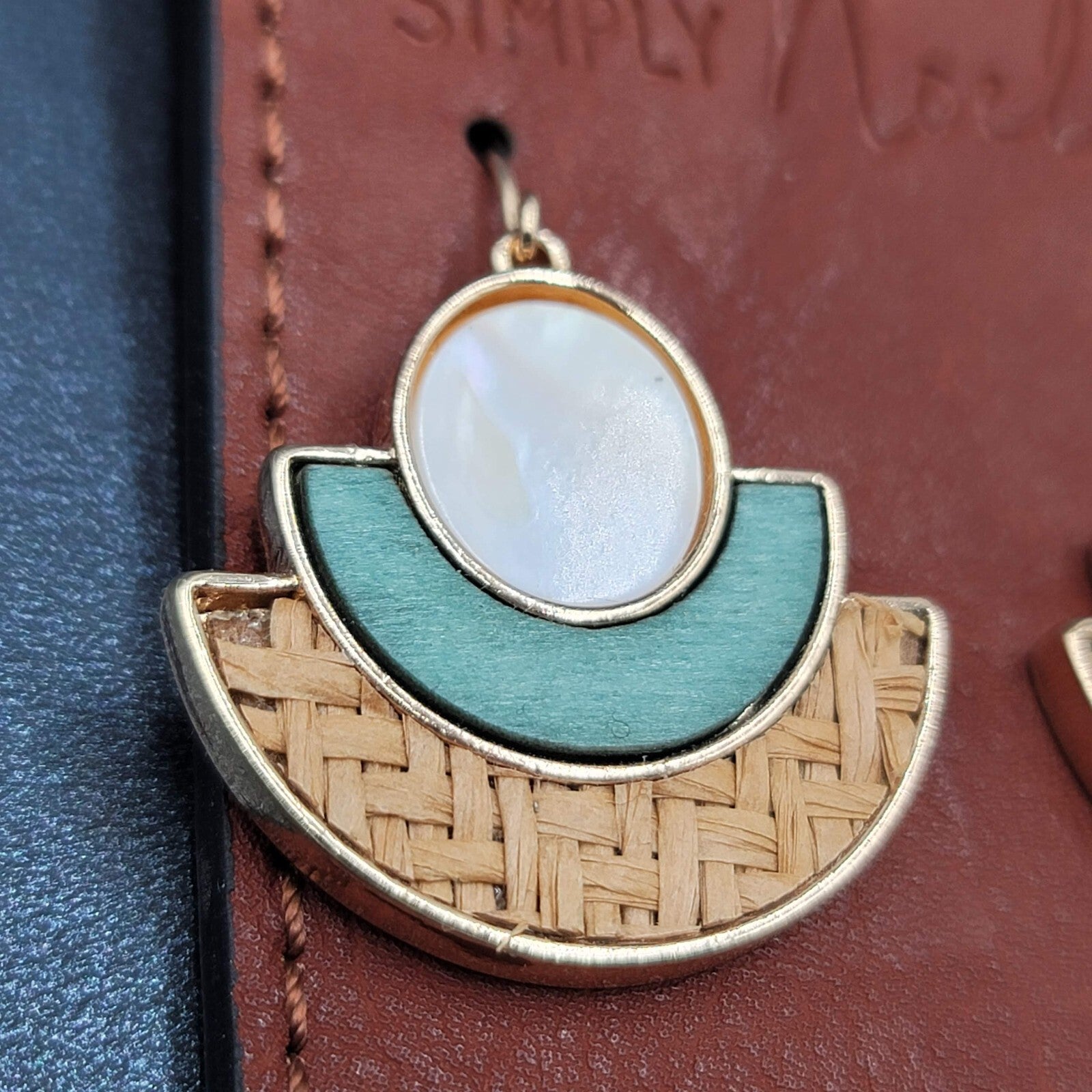 Simply Noelle Pierced Earrings Gold tone Mother of Pearl Wood Rattan Dangle 1.25