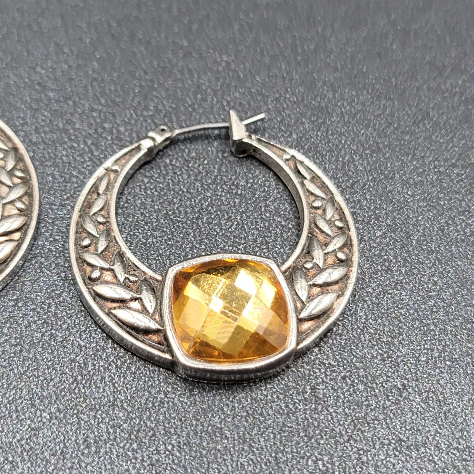 Pierced Earrings Silver tone Embossed Hoops Yellow Acrylic Accent 1.25"