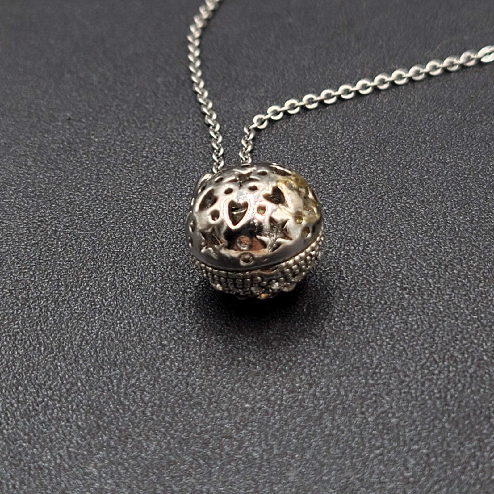 AEO American Eagle Outfitters Necklace Silvertone Long Chain Crystal Pendant 32"