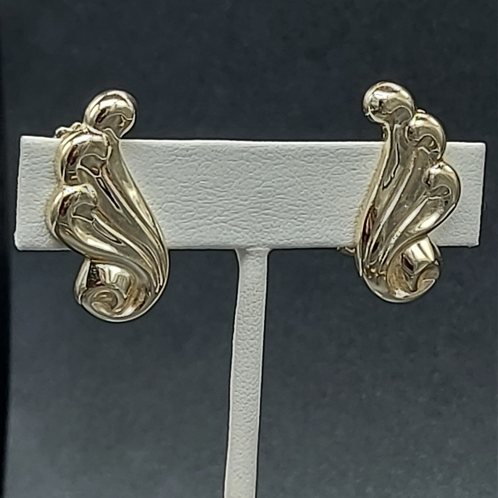 Vintage STAR Clip On Earrings Swirl Design Gold tone Climber 1 1/8"