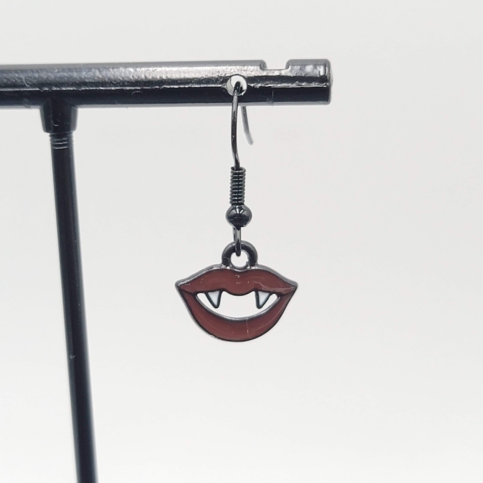 New Pierced Earrings Black Red Enamel Vampire Lips Mouth 3/8"