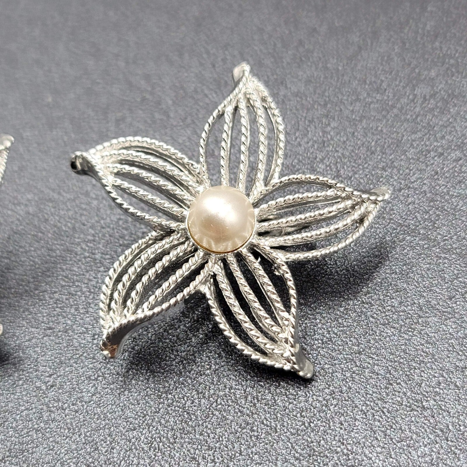 Vintage Flower Clip on Earrings Silver tone Sarah Cov White Faux Pearl 1.5"