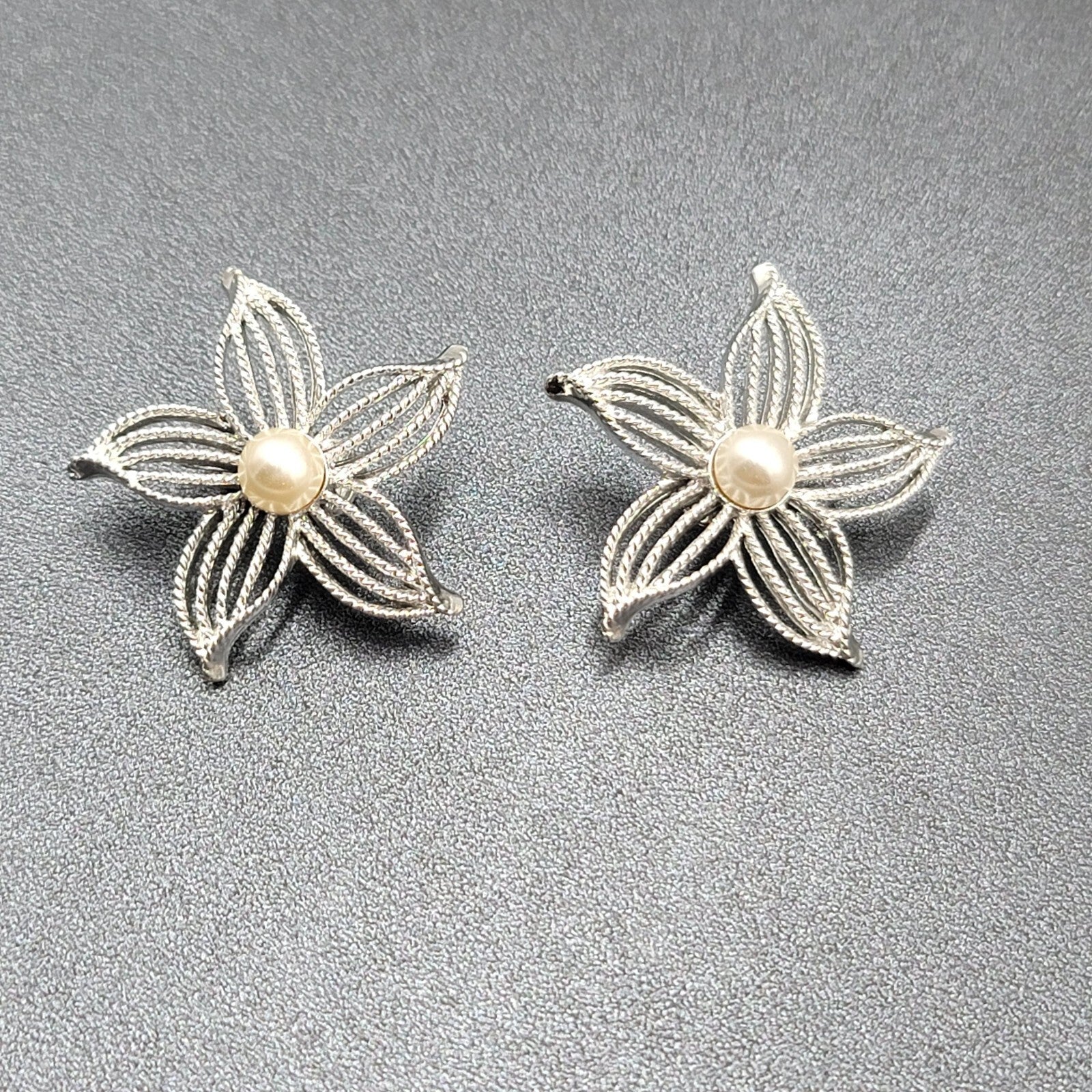 Vintage Flower Clip on Earrings Silver tone Sarah Cov White Faux Pearl 1.5"