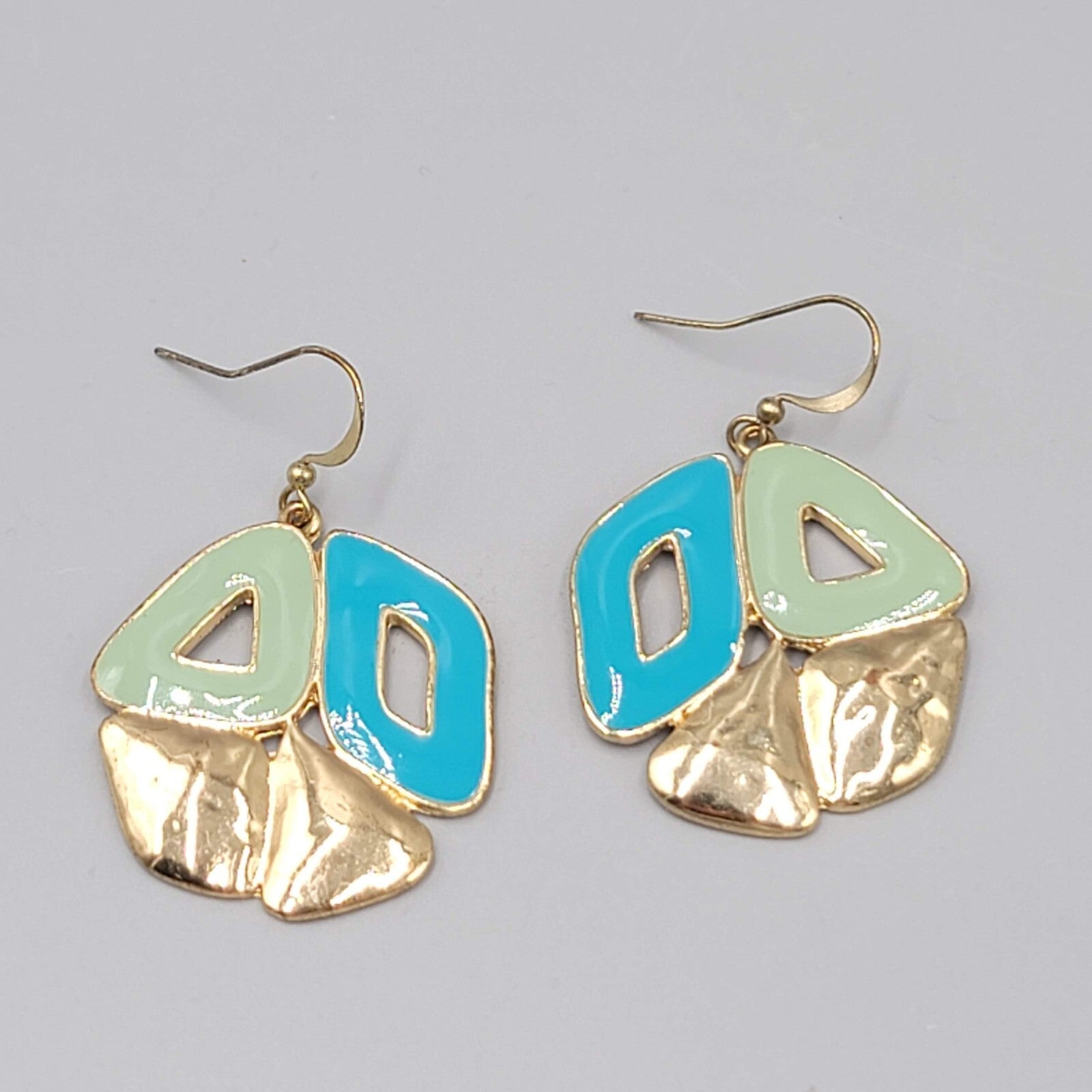 Pierced Earrings Gold tone Blue Enamel Dangle 1.5"