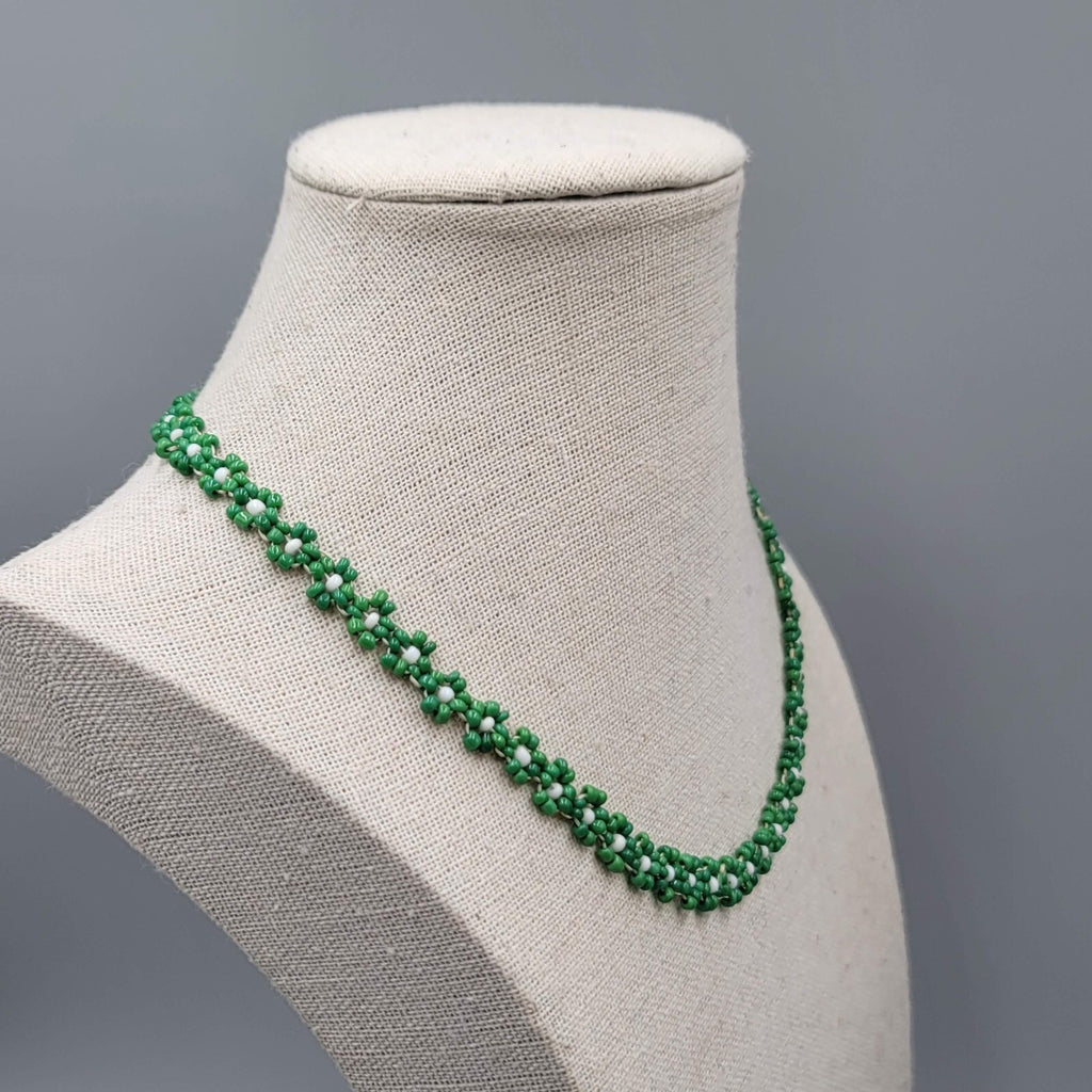 Vintage Green Seed Bead Daisy Necklace DELICATE 16" Estate Costume Jewelry 