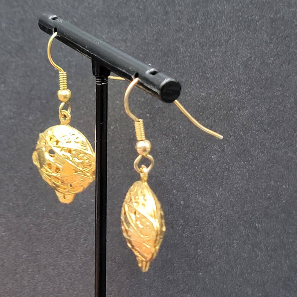 Vintage Pierced Earrings Gold Plated Globe Artistic Dangle 7/8"