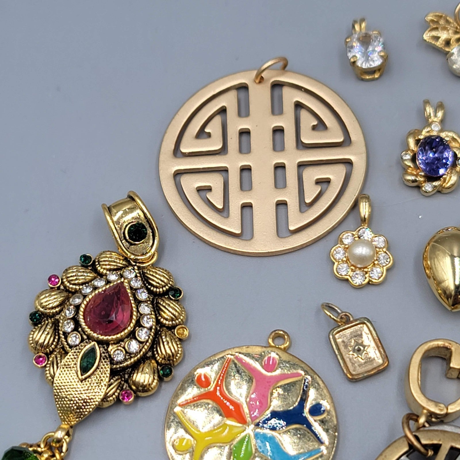 All Modern Pendant Lot of 32 Heart Gold tone