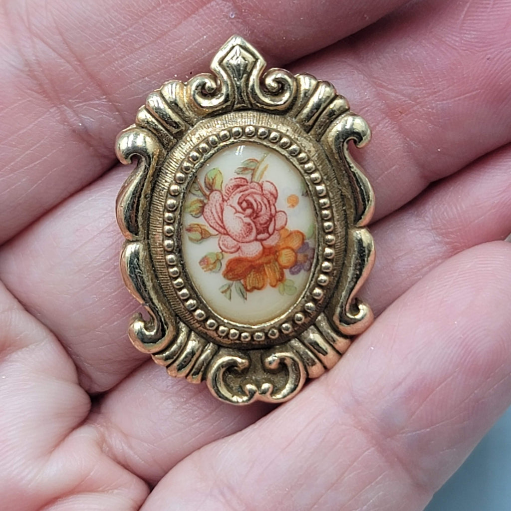 Vintage Sarah Cov Rose Cameo Brooch Gold tone 1.25 in