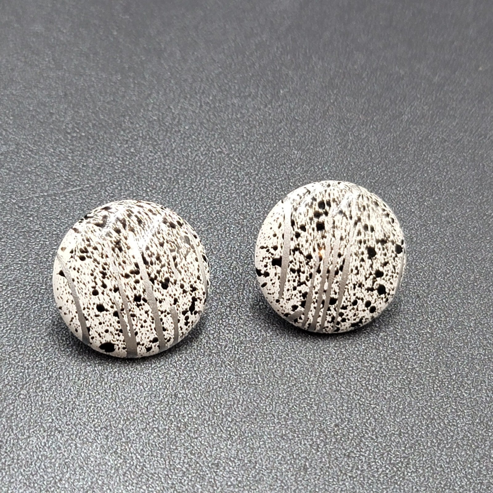 Vintage Pierced Earrings White Round Silver Black Spatter 1"