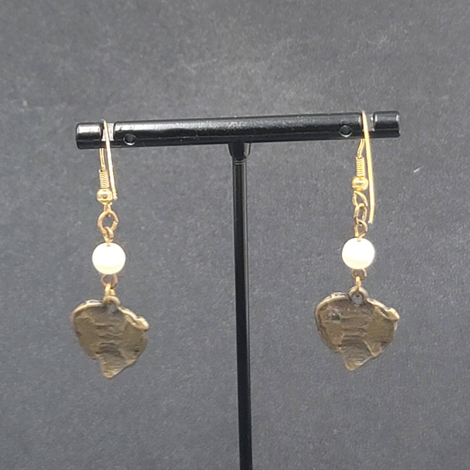 Pierced Earrings Gold tone Metal Heart White Bead Dangle 1.5"
