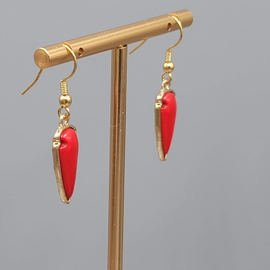 Red Arrow Head Design Pierced Earrings Gold tone Dangle 7/8 in