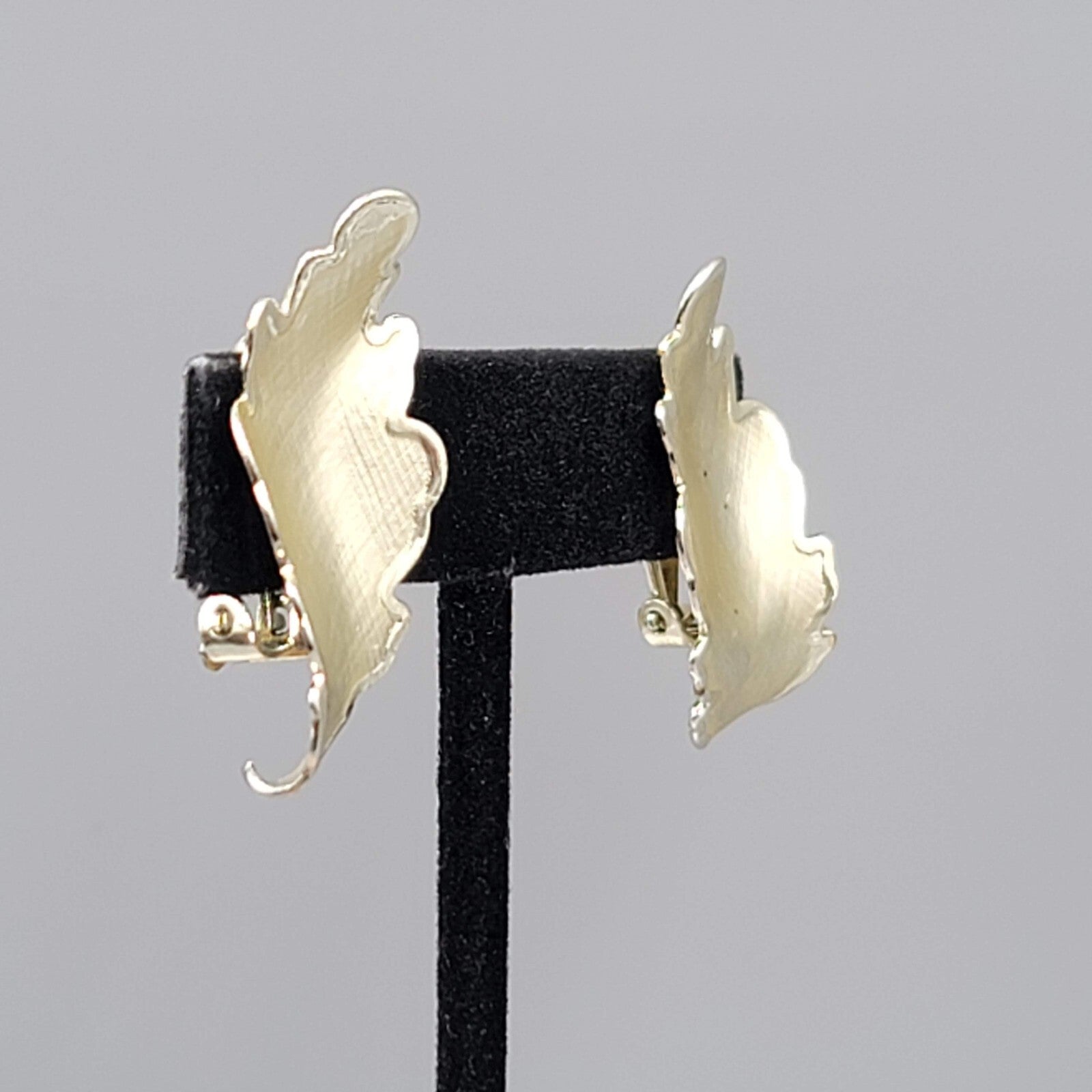 Vintage Coro Clip on Earrings Very Light Gold tone Climber Leaf 1.5"