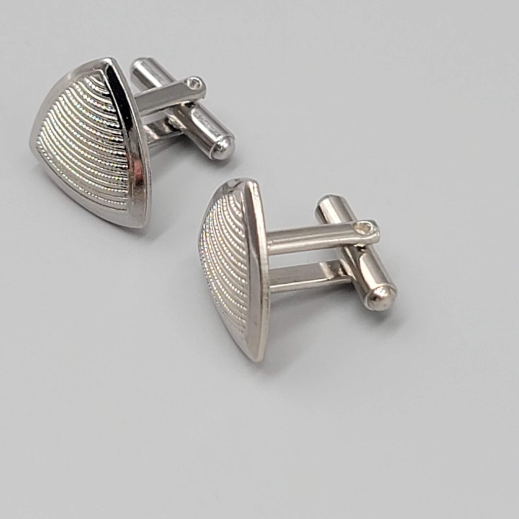 Vintage Silver tone Mens Cufflinks Etched Triangle Mens Estate Jewelry 3/4"