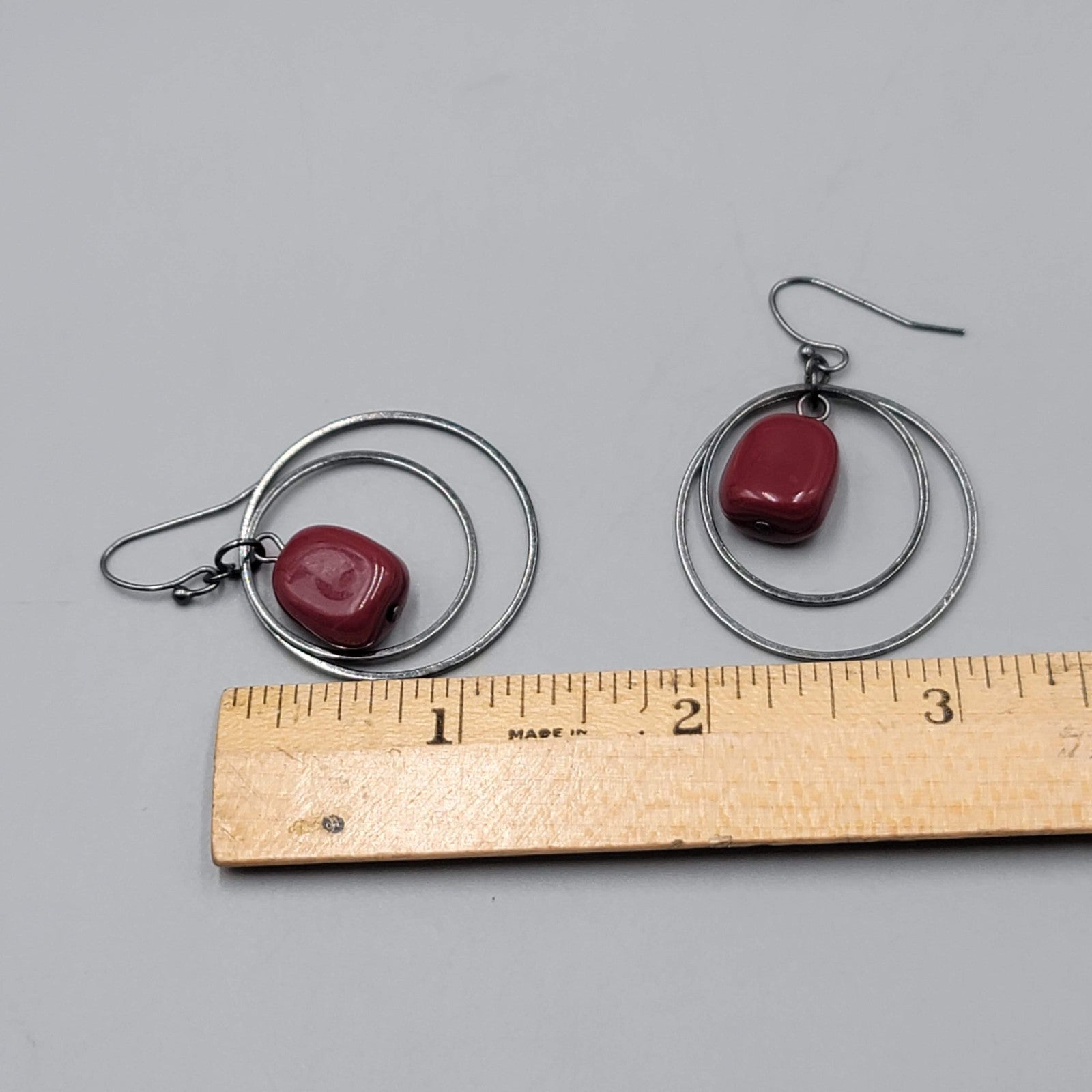 Black Metal Double Rings Pierced Earrings Maroon Bead Dangle 1.25 in