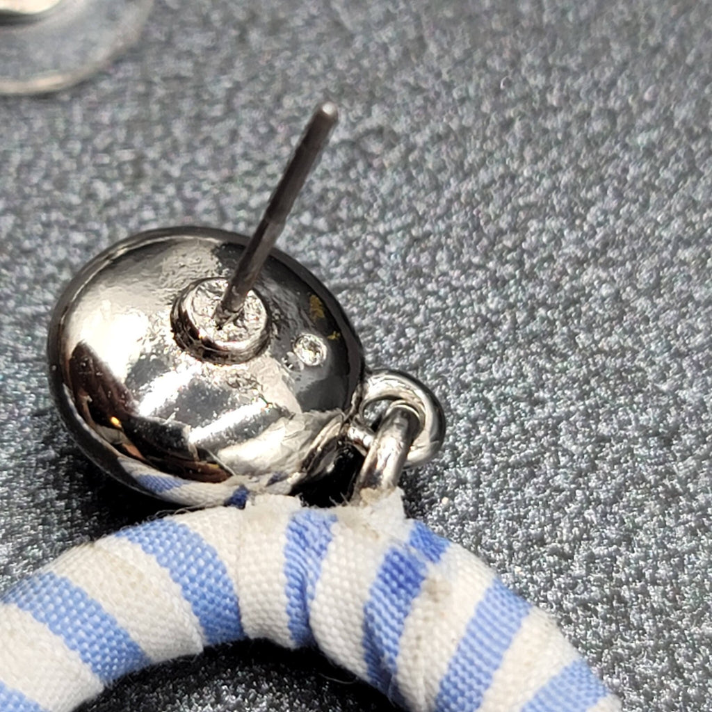 Vintage Pierced Earrings Silver tone Blue White Wrapped Hoop Dangle 1.5"