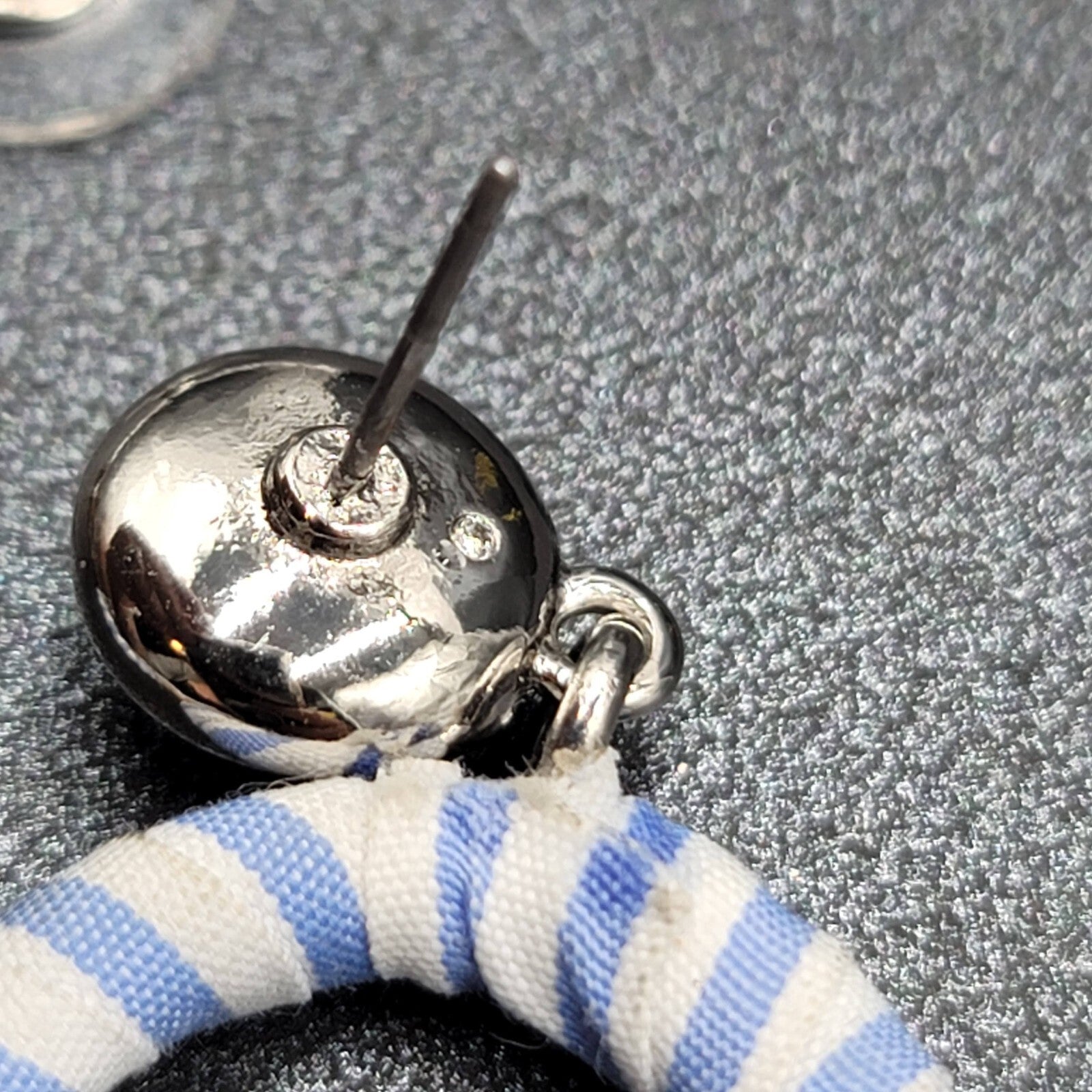 Vintage Pierced Earrings Silver tone Blue White Wrapped Hoop Dangle 1.5"