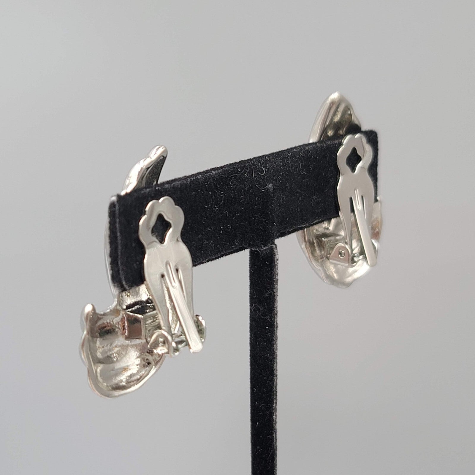 Vintage Clip on Earrings Silver tone Swirl Climber 1 3/8"