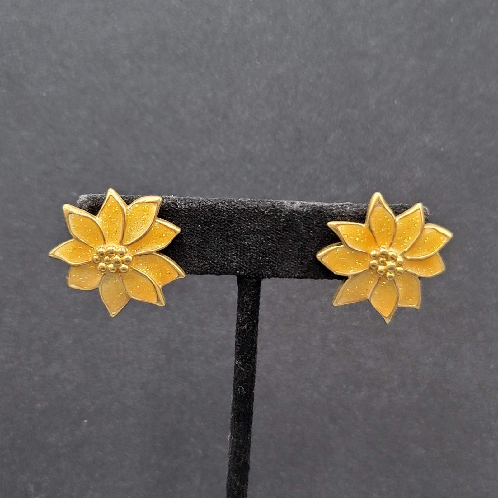 Vintage Pointsettia Pierced Earrings Yellow Goldtone Sparkle Enamel Christmas 1"