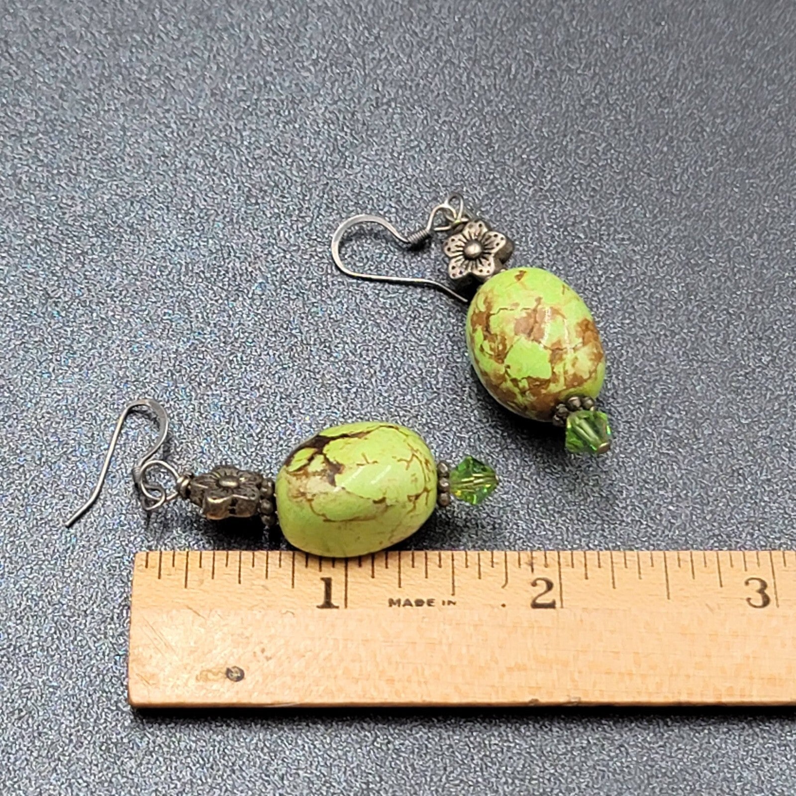 Pierced Earrings Silver tone Large Green Stone Bead Flower Dangle 1.75"