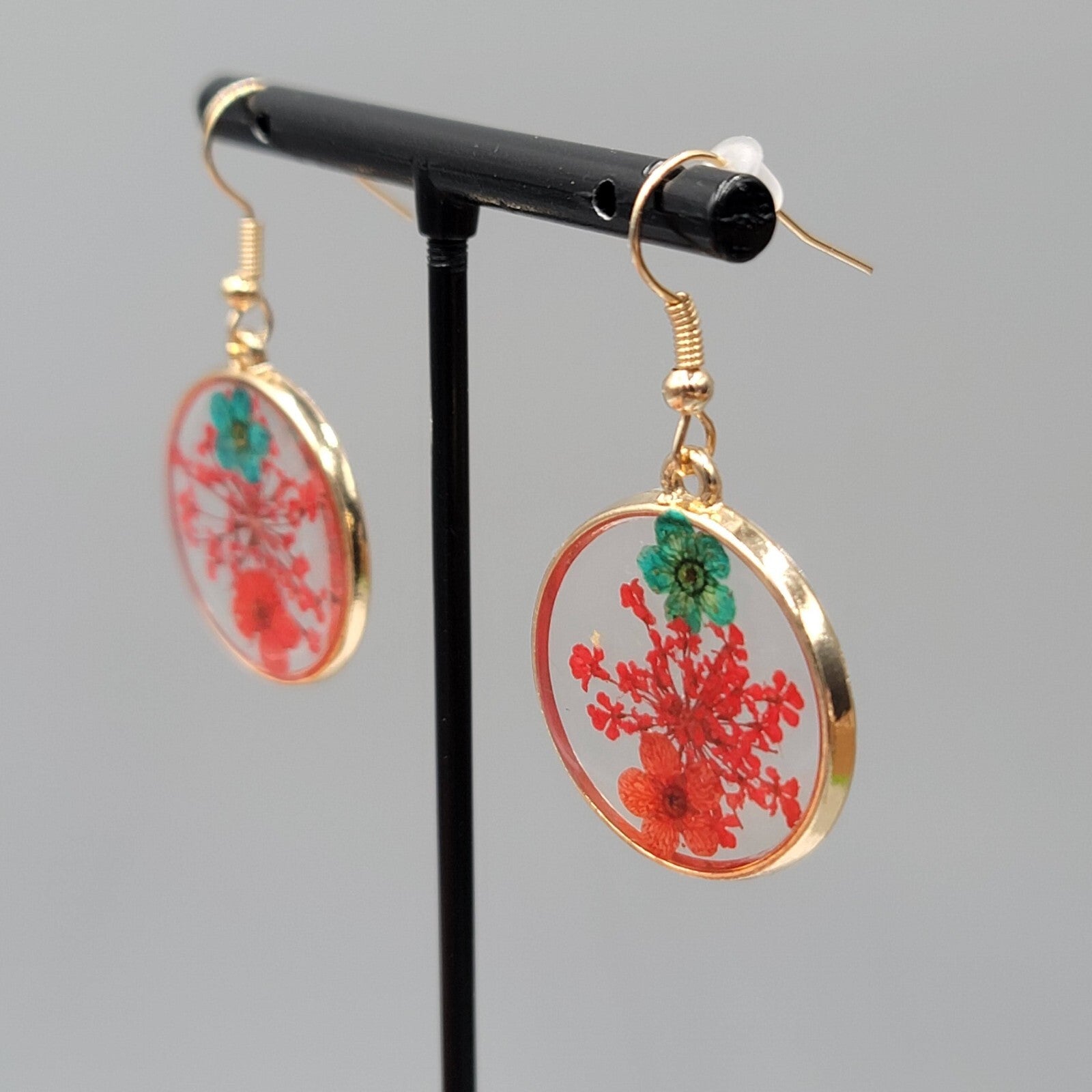 Real Flower Pierced Earrings Gold tone Pressed Resin Round Dangle New 1"