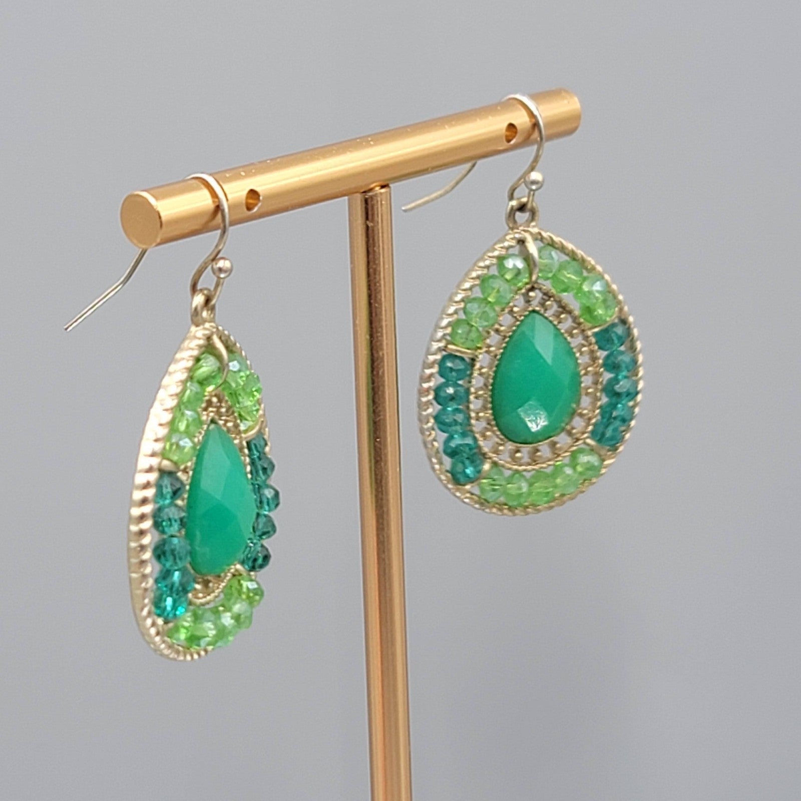 Green Bead Teardrop Pierced Earrings Gold tone Dangle 1.25 in