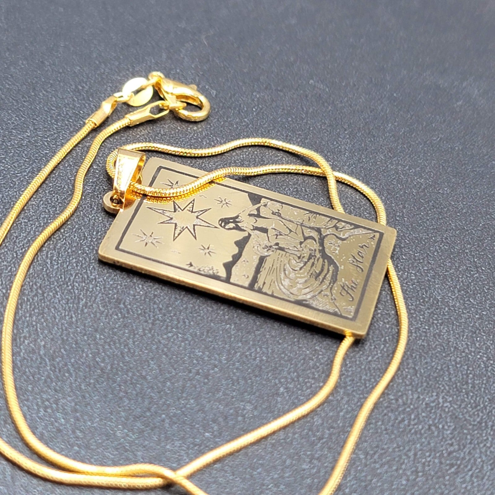 The STAR Tarot Card Pendant Necklace Major Arcana Gold tone 18”.