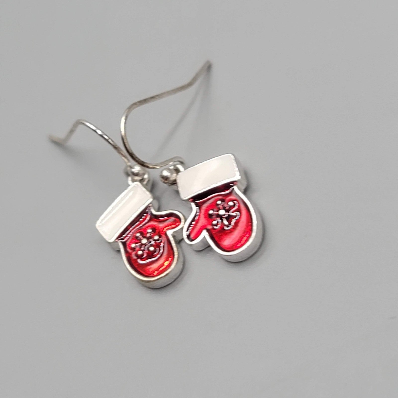 Christmas Mittens Enamel Pierced Earrings Silver tone Dangle 3/4 in 