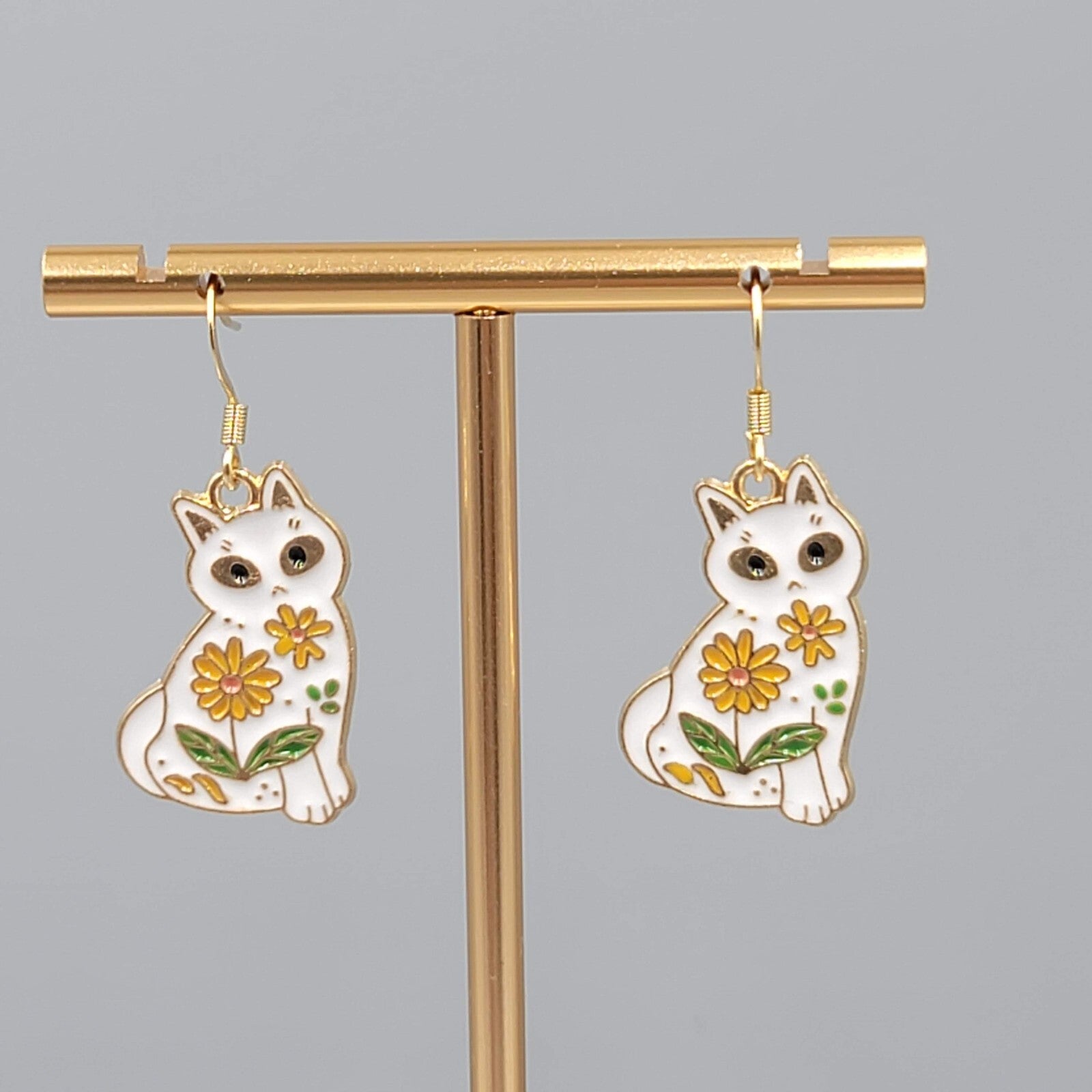 White Kitty Cat Yellow Flowers Pierced Earrings Enamel Gold tone Dangle 1"
