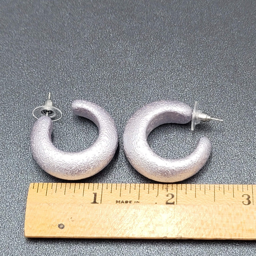 Pierced Earrings Textured Silver Lavender Wide Thick Hoops Dangle 1 1/8"