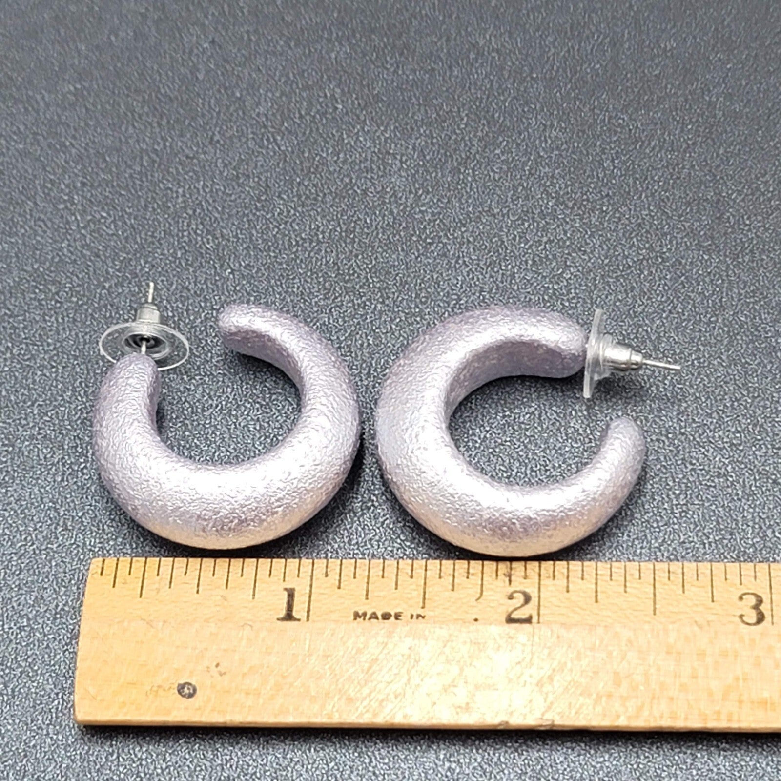 Pierced Earrings Textured Silver Lavender Wide Thick Hoops Dangle 1 1/8"