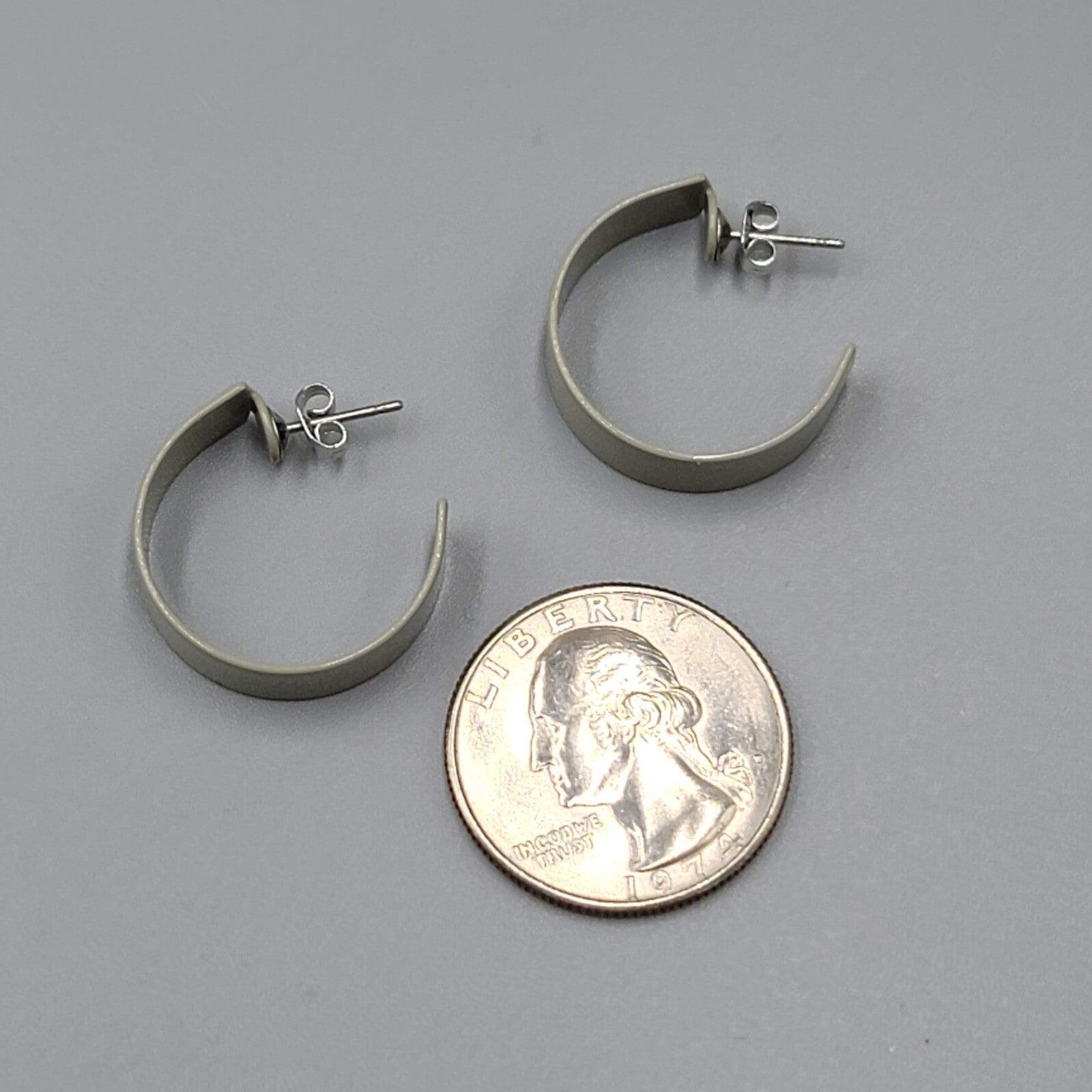 Vintage Gray Enamel Hoops Pierced Earrings 3/4"