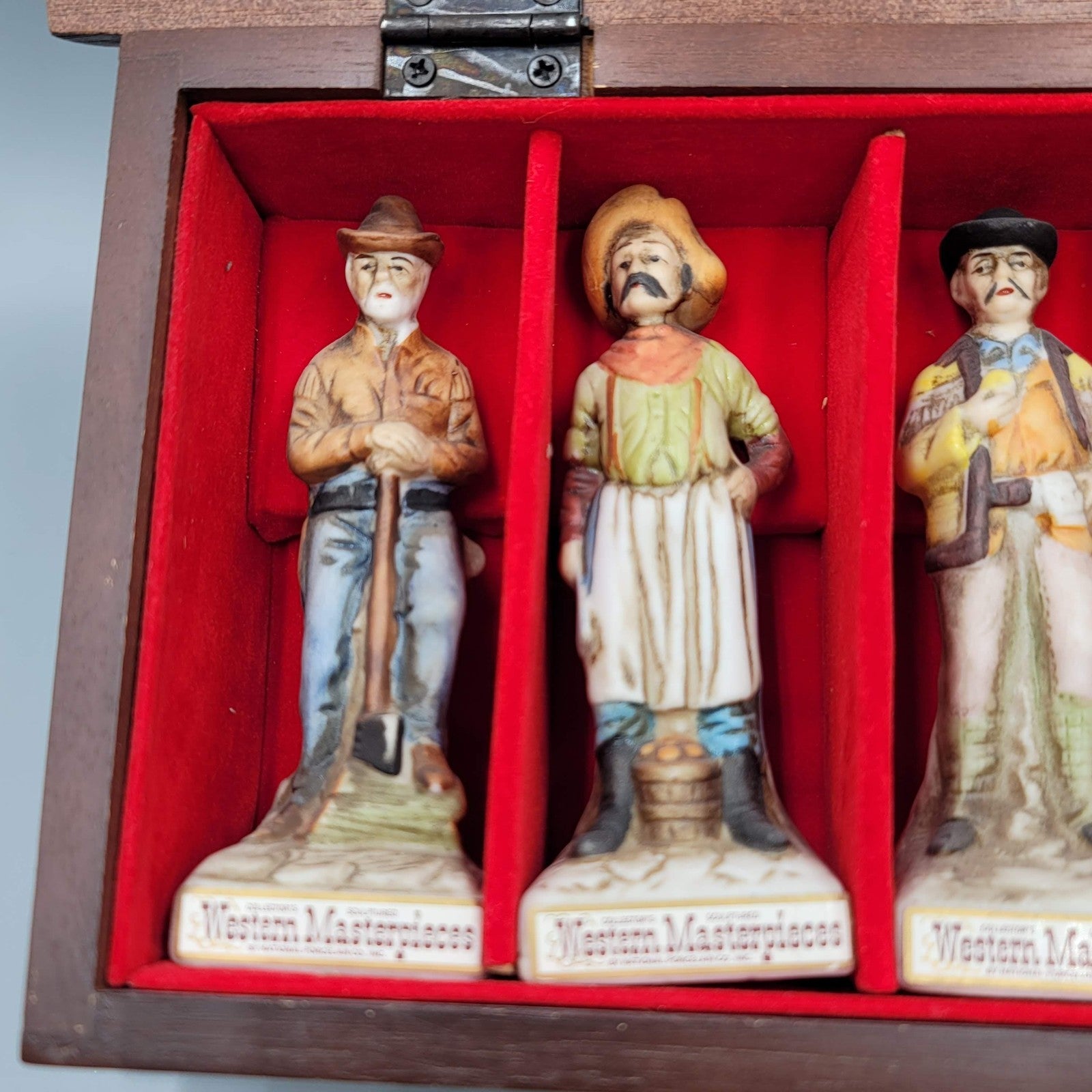 Western Masterpieces Figurines Set of 6 Cowboy Old West in Wooden Display Case