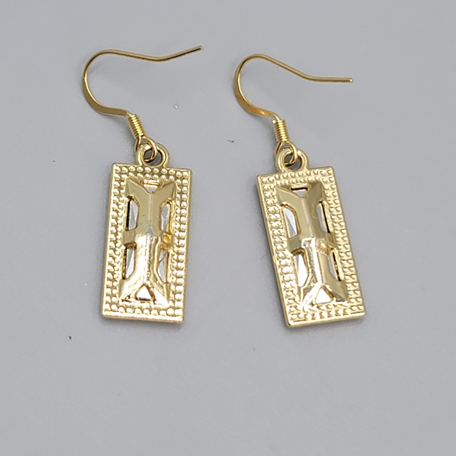 Green Rhinestone Rectangle Pierced Earrings Gold tone Dangle 7/8"