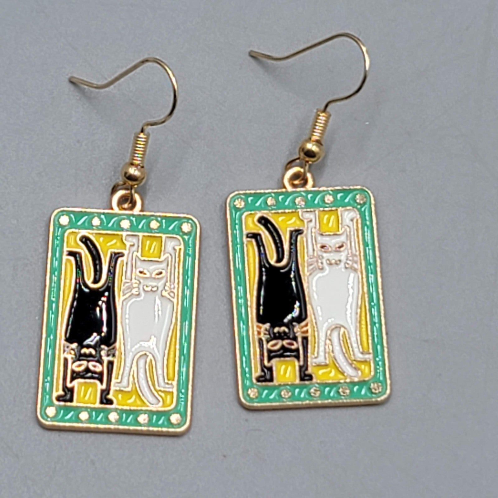 Kitty Cat in the Sun Enamel Pierced Earrings Gold tone Dangle 1 1/8"