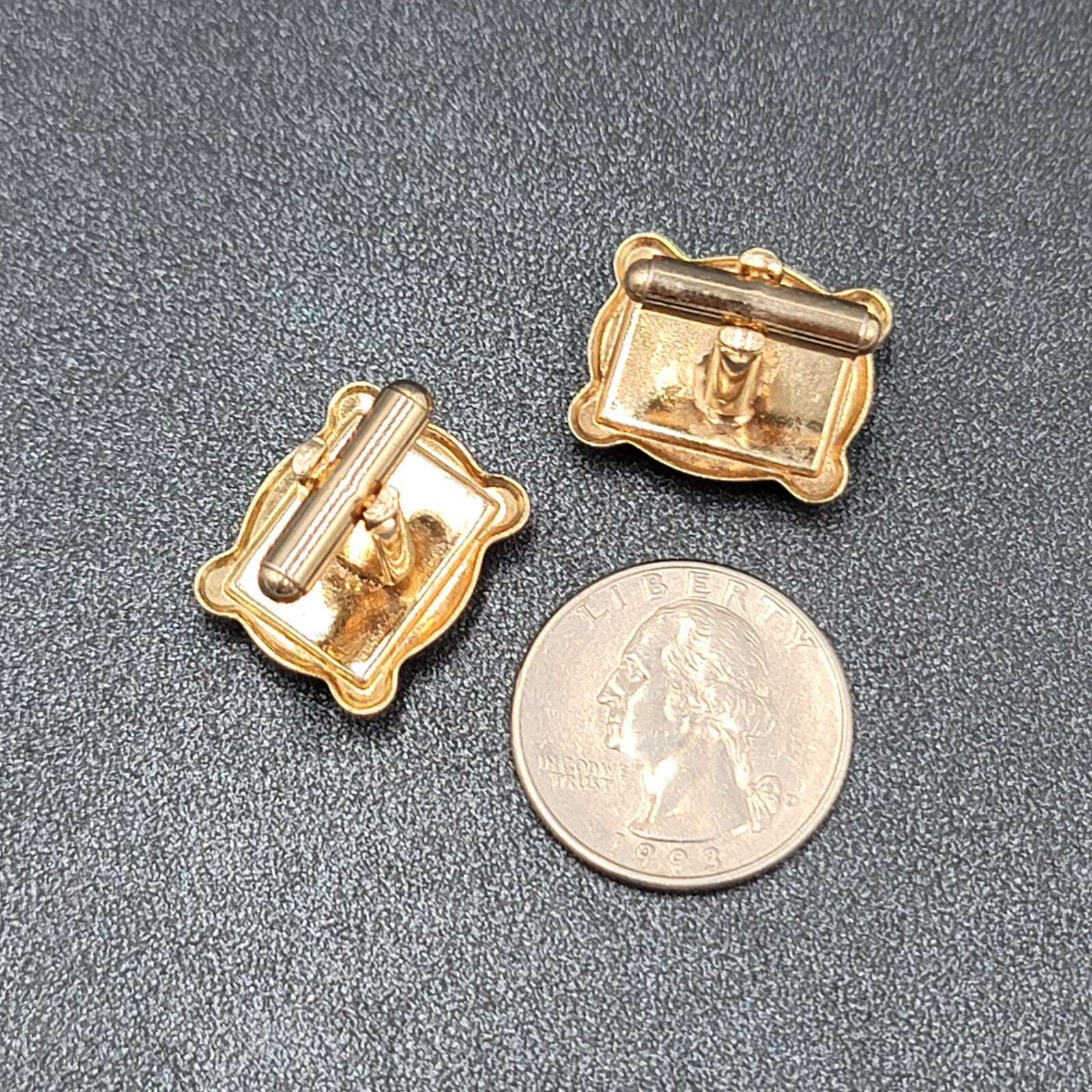 Crossed Rifle Long Gun Cufflinks Gold tone Red Resin Rectangle 3/4"