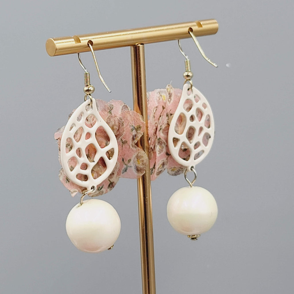 Frilly Pink White Bead Pierced Earrings Gold tone Dangle 1.75"