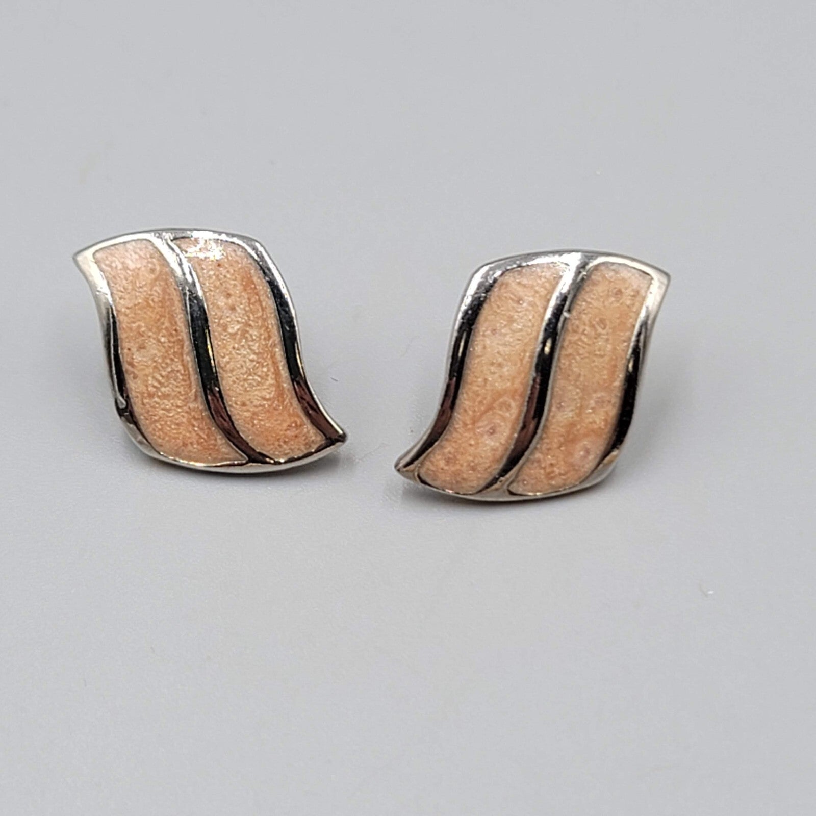 Vintage Tan Swirl Enamel Pierced Earrings Silver tone Drop 7/8"