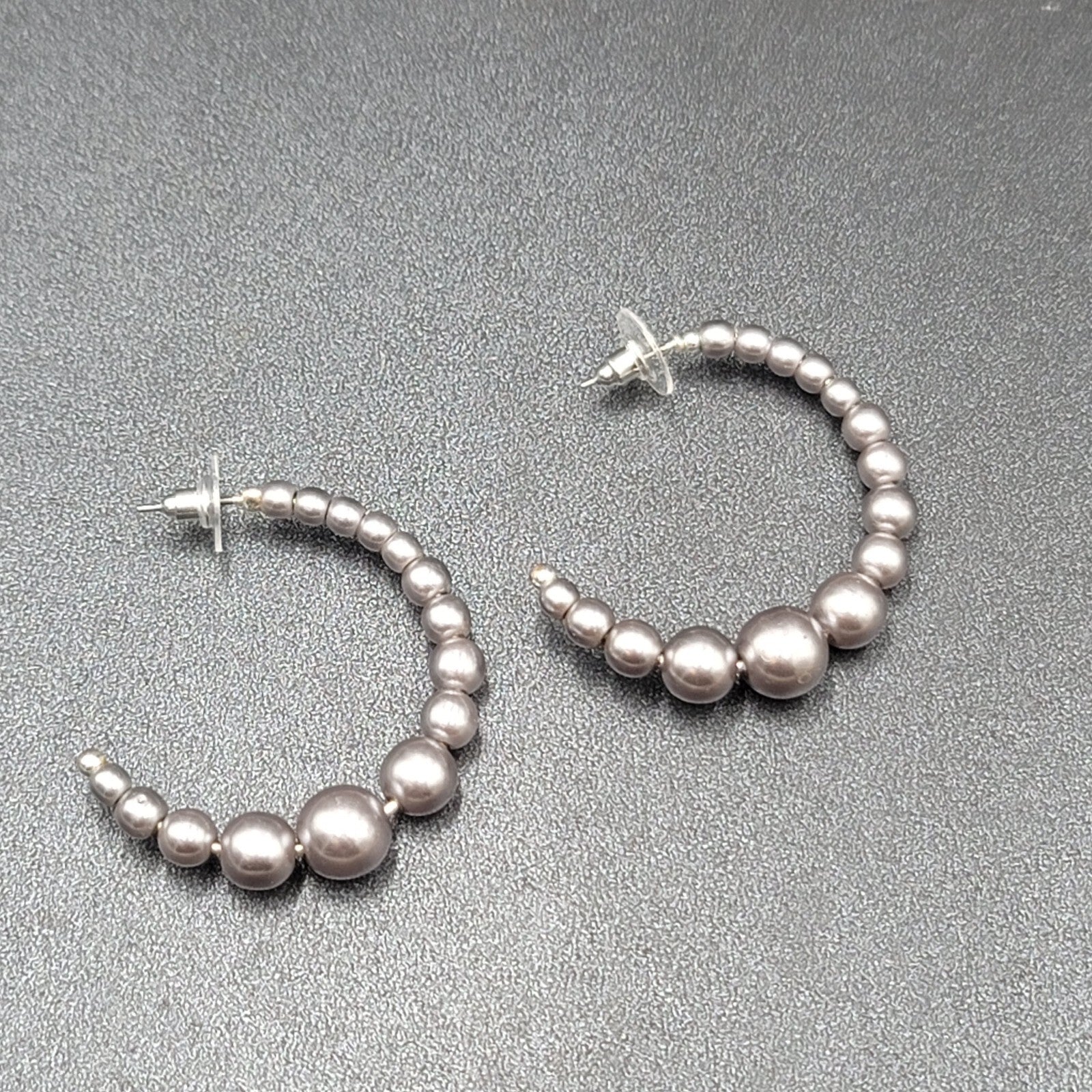 Pierced Earrings Graduated Imitation Gray Pearl Beads Hoops 1.75"