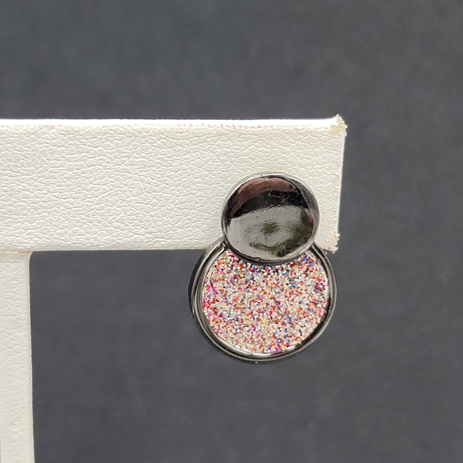Pierced Earrings Black Metal Pink Glitter Drop Circles 3/4"