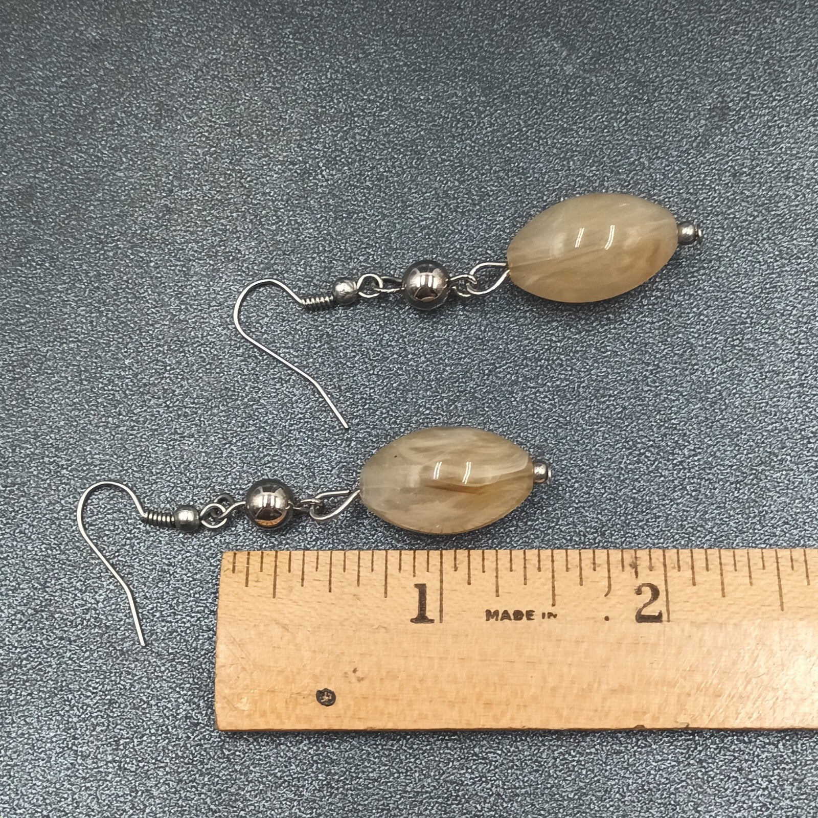 Pierced Earrings Silver tone Tan Swirl Acrylic Bead Dangle 1.5"