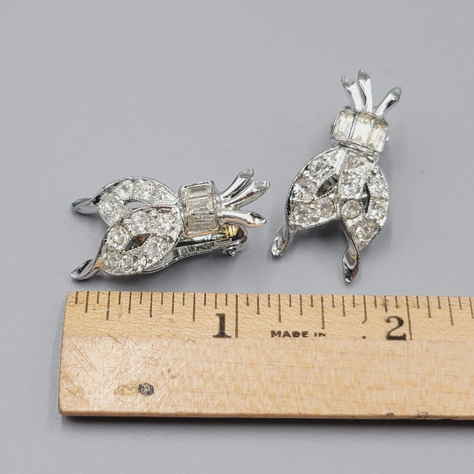 Vintage Rhinestone Clip on Earrings Silver toneUnique Design 1.25"