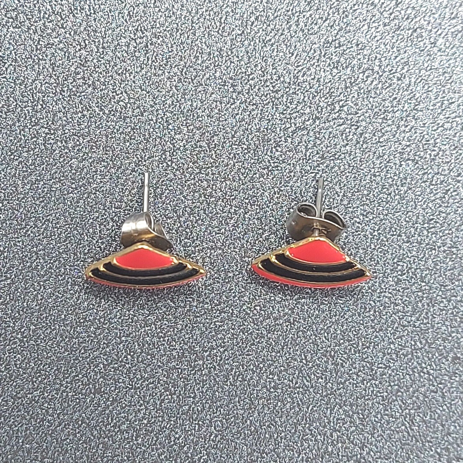 Pierced Earrings Gold tone Black Red Enamel Triangle 3/8"