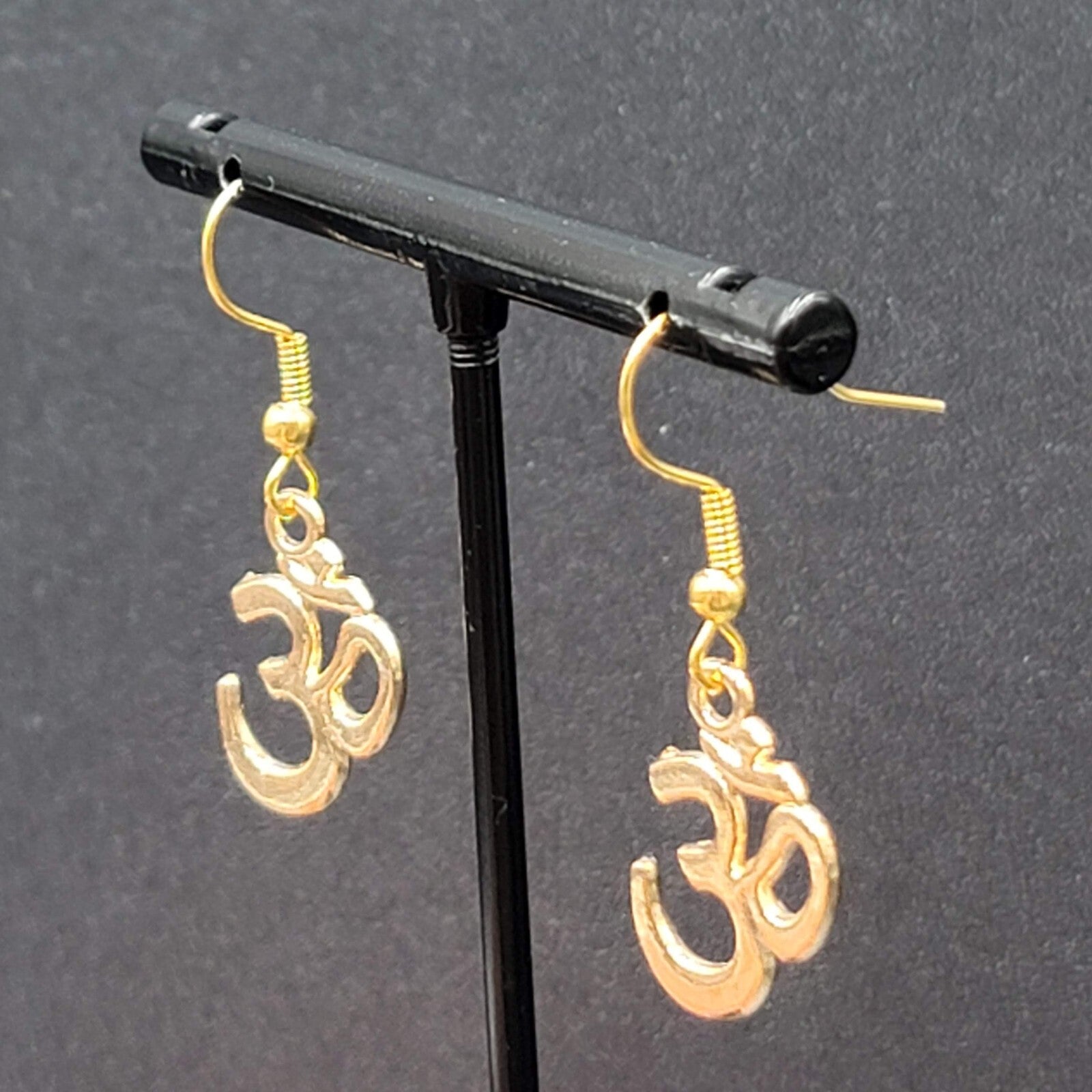 Ohm Pierced Earrings Gold tone Dangle 3/4"
