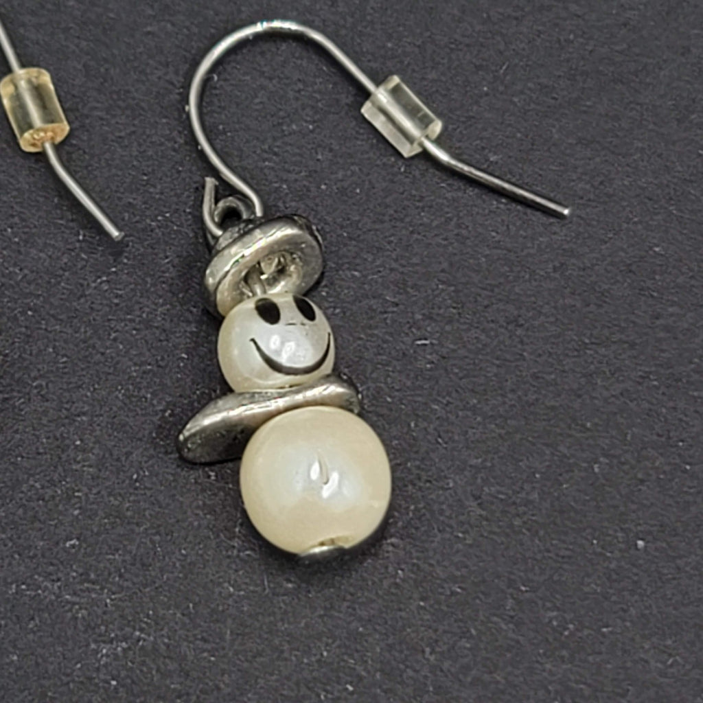 Snowman Bead Pierced Earrings Silver tone Dangle 3/4"